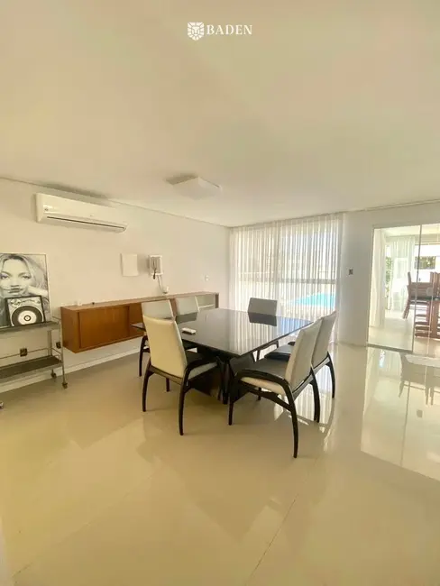 Foto 6 de Casa com 4 quartos à venda, 310m2 em Balneario Camboriu - SC