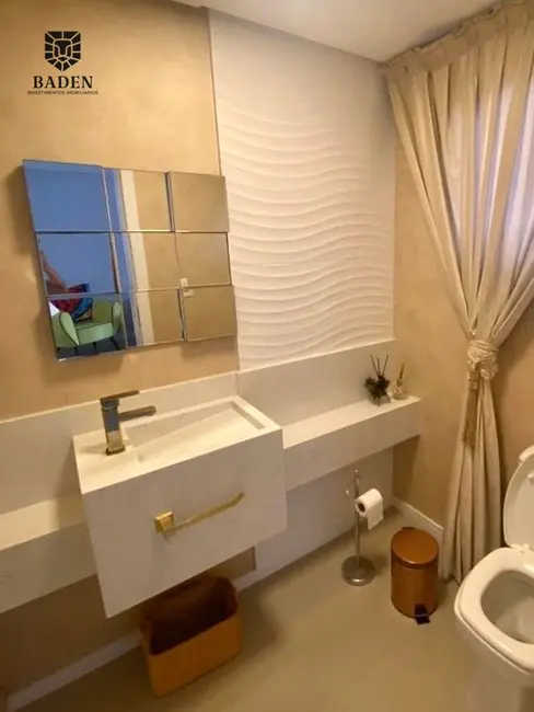 Casa com 4 quartos à venda, 310m2 em Balneario Camboriu - SC - imagem 2 Foto 2 de Casa com 4 quartos à venda, 310m2 em Balneario Camboriu - SC