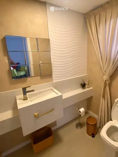 Foto 2 de Casa com 4 quartos à venda, 310m2 em Balneario Camboriu - SC
