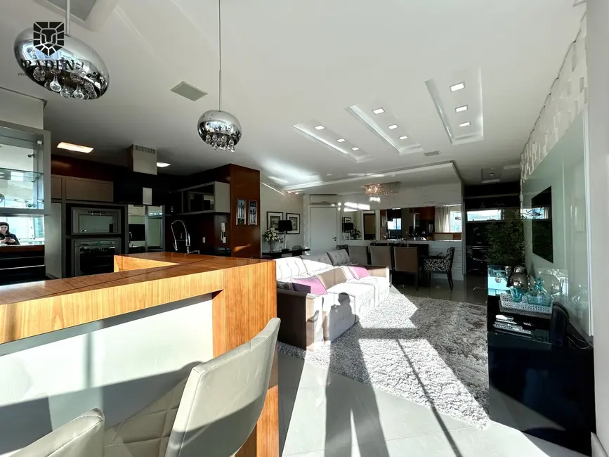 Foto 2 de Apartamento com 3 quartos à venda, 131m2 em Centro, Balneario Camboriu - SC