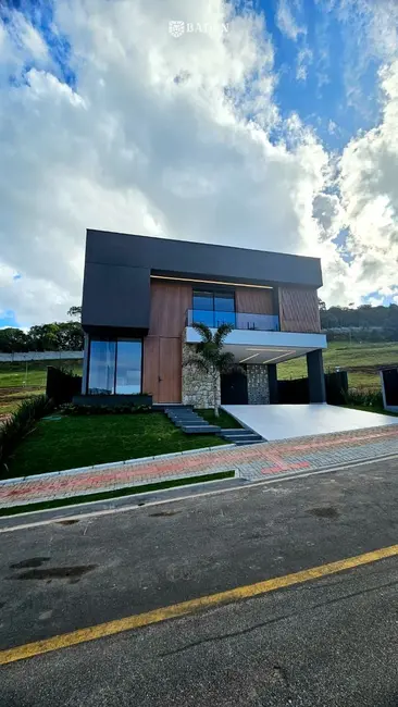 Foto 1 de Casa com 4 quartos à venda, 300m2 em Centro, Camboriu - SC