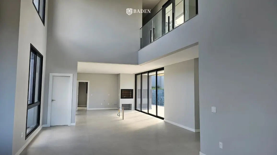 Foto 7 de Casa com 4 quartos à venda, 300m2 em Centro, Camboriu - SC