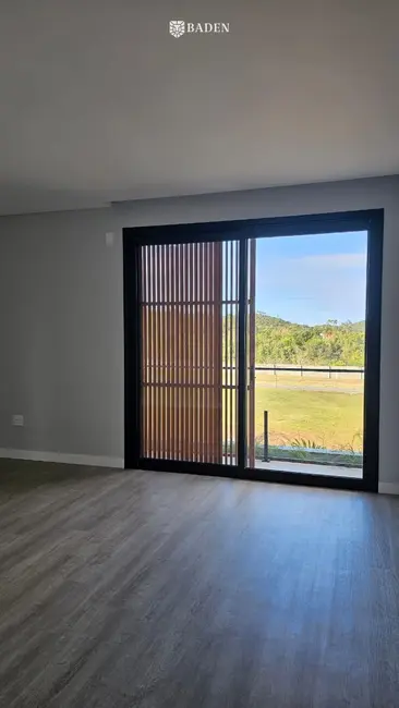 Foto 9 de Casa com 4 quartos à venda, 300m2 em Centro, Camboriu - SC