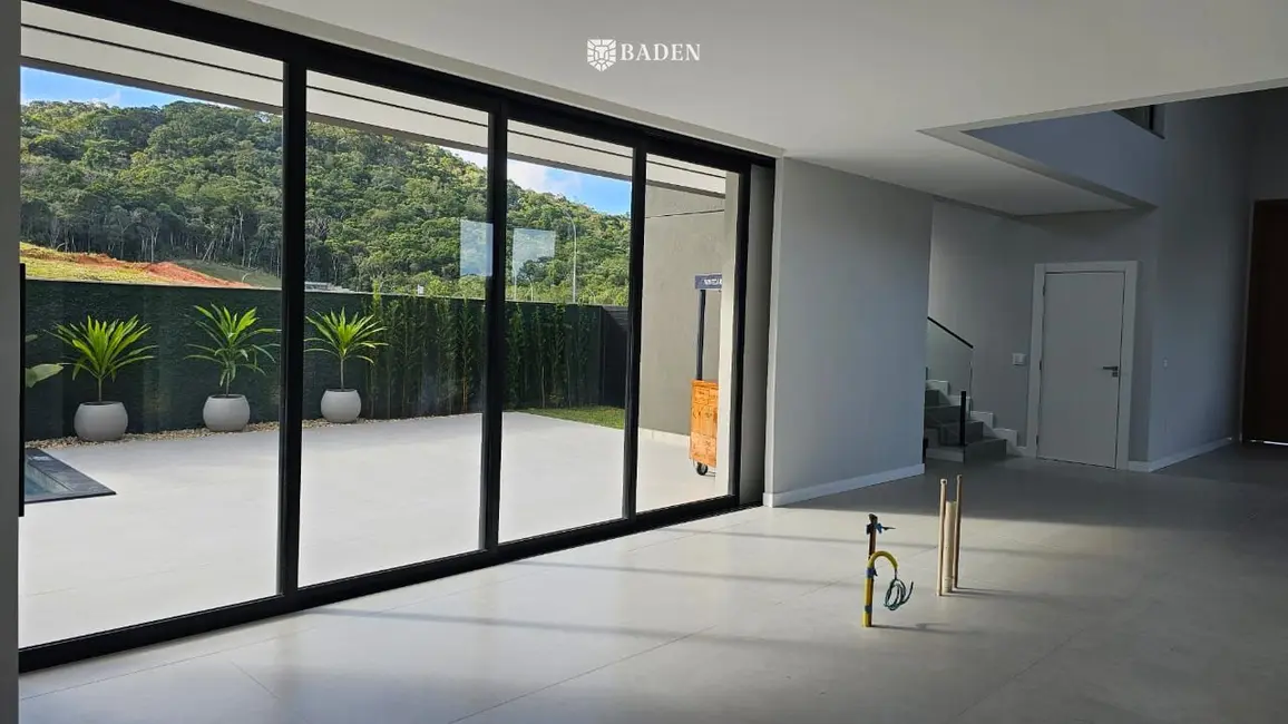 Foto 6 de Casa com 4 quartos à venda, 300m2 em Centro, Camboriu - SC