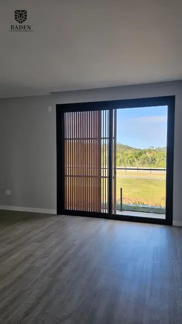 Casa com 4 quartos à venda, 300m2 em Centro, Camboriu - SC - imagem 9 Foto 9 de Casa com 4 quartos à venda, 300m2 em Centro, Camboriu - SC