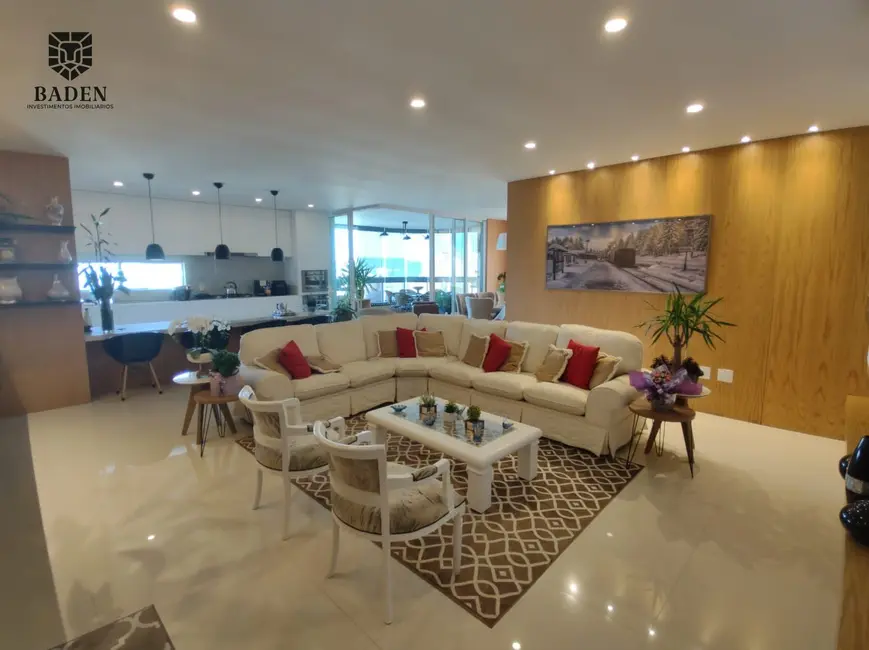 Foto 3 de Apartamento com 4 quartos à venda, 193m2 em Itapema - SC