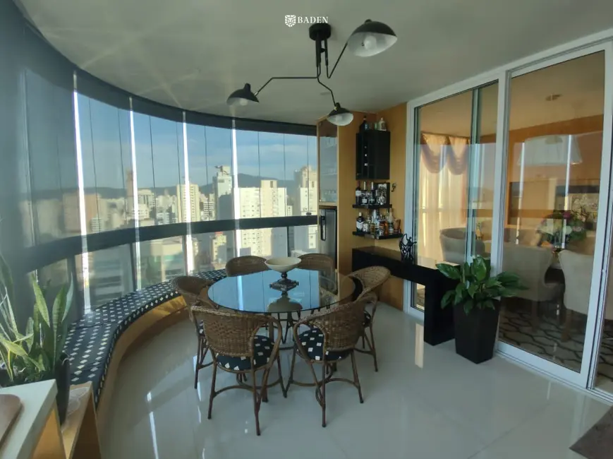 Foto 2 de Apartamento com 4 quartos à venda, 193m2 em Itapema - SC