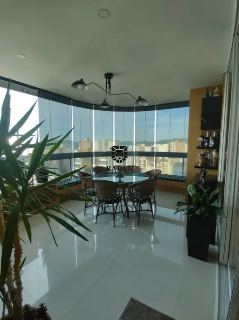 Foto 1 de Apartamento com 4 quartos à venda, 193m2 em Itapema - SC