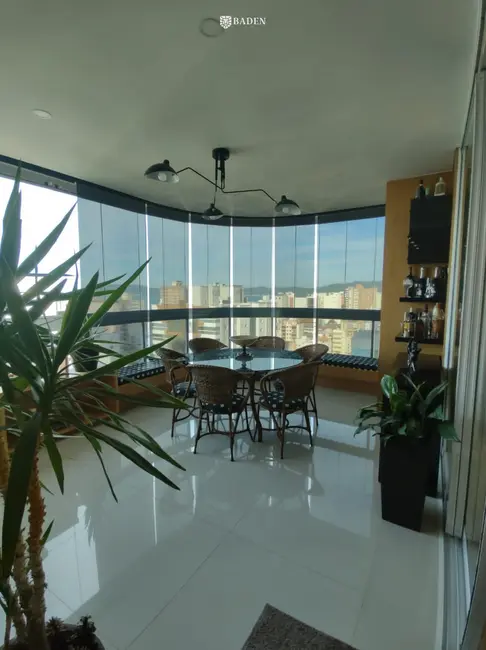 Foto 1 de Apartamento com 4 quartos à venda, 193m2 em Itapema - SC