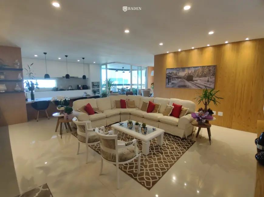 Foto 3 de Apartamento com 4 quartos à venda, 193m2 em Itapema - SC