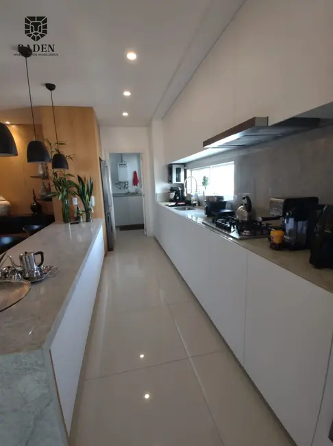 Foto 8 de Apartamento com 4 quartos à venda, 193m2 em Itapema - SC