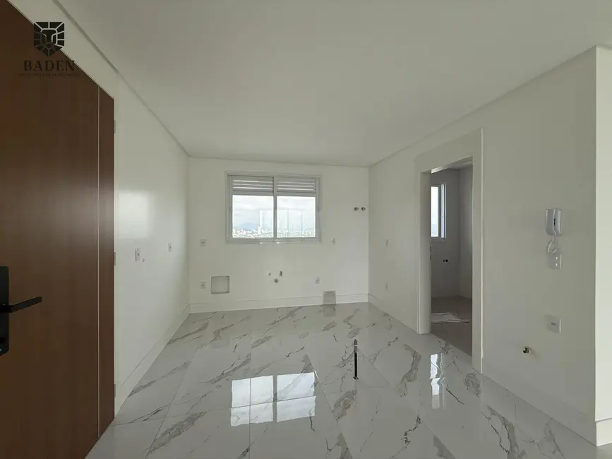 Apartamento com 4 quartos para alugar, 190m2 em Centro, Balneario Camboriu - SC - imagem 7 Foto 7 de Apartamento com 4 quartos para alugar, 190m2 em Centro, Balneario Camboriu - SC