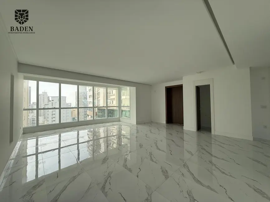 Apartamento com 4 quartos para alugar, 190m2 em Centro, Balneario Camboriu - SC - imagem 1 Foto 1 de Apartamento com 4 quartos para alugar, 190m2 em Centro, Balneario Camboriu - SC