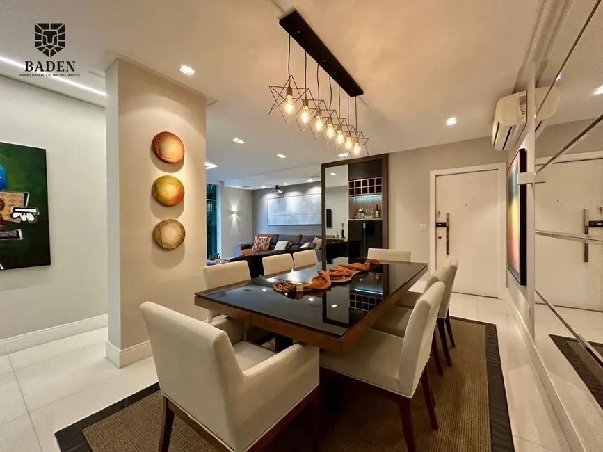 Apartamento com 3 quartos à venda, 177m2 em Centro, Balneario Camboriu - SC - imagem 3 Foto 3 de Apartamento com 3 quartos à venda, 177m2 em Centro, Balneario Camboriu - SC