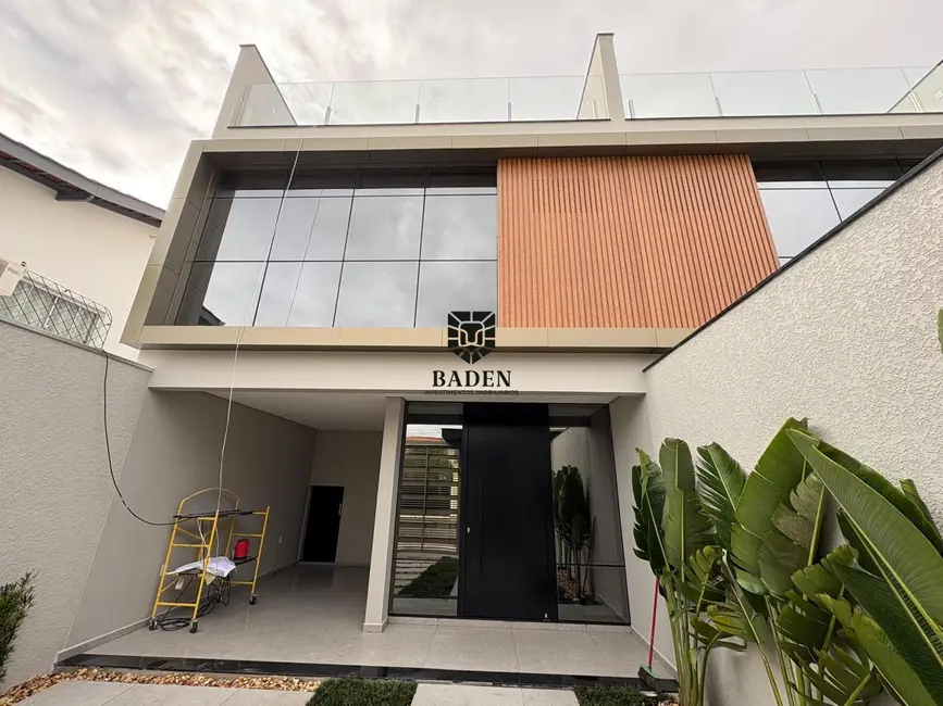 Foto 1 de Casa com 3 quartos à venda, 247m2 em Centro, Balneario Camboriu - SC