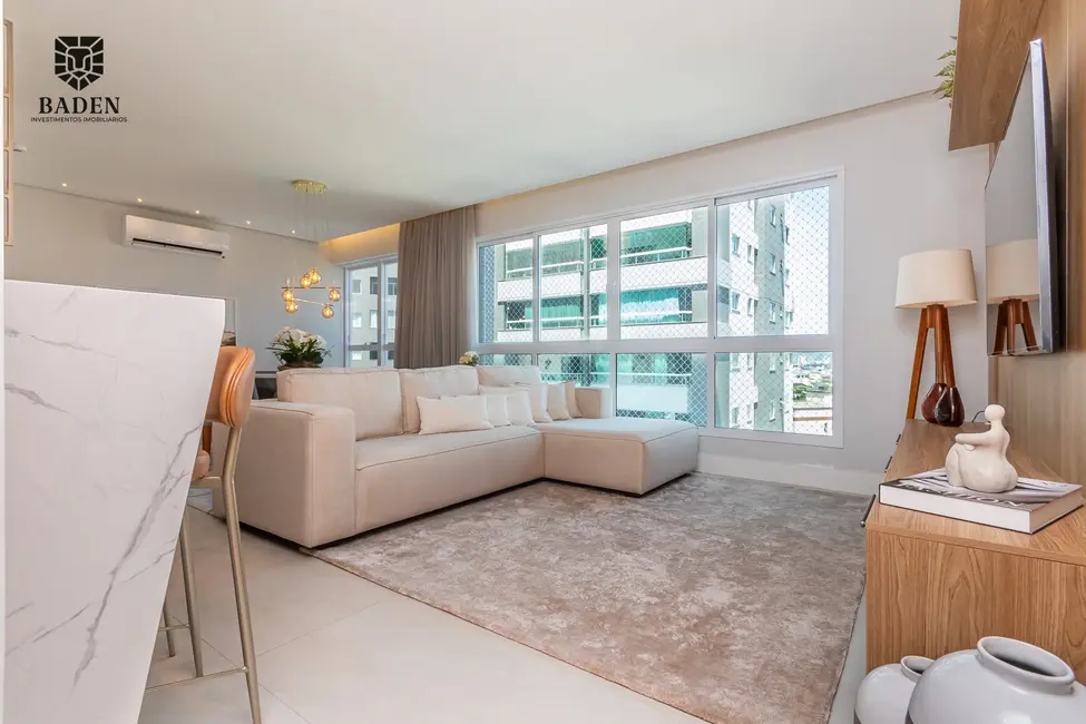 Apartamento com 4 quartos à venda, 132m2 em Centro, Balneario Camboriu - SC - imagem 5 Foto 5 de Apartamento com 4 quartos à venda, 132m2 em Centro, Balneario Camboriu - SC