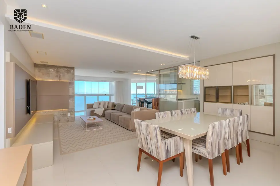 Apartamento com 3 quartos para alugar, 237m2 em Balneario Camboriu - SC - imagem 7 Foto 7 de Apartamento com 3 quartos para alugar, 237m2 em Balneario Camboriu - SC