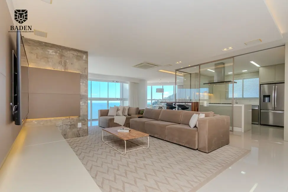 Apartamento com 3 quartos para alugar, 237m2 em Balneario Camboriu - SC - imagem 8 Foto 8 de Apartamento com 3 quartos para alugar, 237m2 em Balneario Camboriu - SC