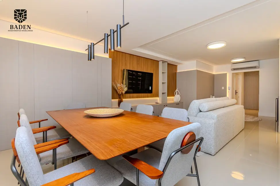 Apartamento com 3 quartos à venda, 129m2 em Centro, Balneario Camboriu - SC - imagem 3 Foto 3 de Apartamento com 3 quartos à venda, 129m2 em Centro, Balneario Camboriu - SC