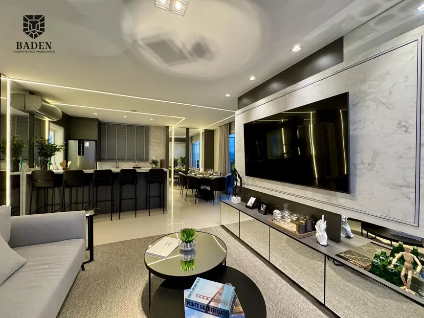 Cobertura com 3 quartos à venda, 240m2 em Centro, Balneario Camboriu - SC - imagem 2 Foto 2 de Cobertura com 3 quartos à venda, 240m2 em Centro, Balneario Camboriu - SC