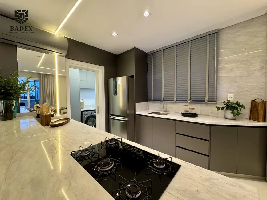 Cobertura com 3 quartos à venda, 240m2 em Centro, Balneario Camboriu - SC - imagem 9 Foto 9 de Cobertura com 3 quartos à venda, 240m2 em Centro, Balneario Camboriu - SC