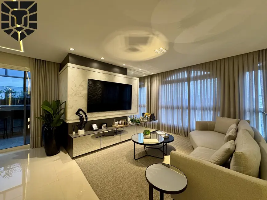 Foto 1 de Cobertura com 3 quartos à venda, 240m2 em Centro, Balneario Camboriu - SC