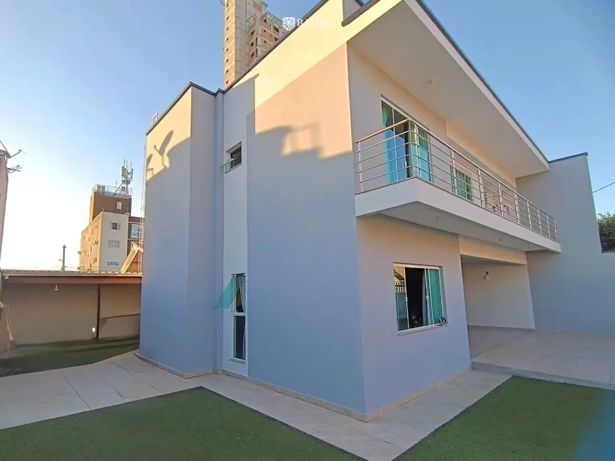 Foto 1 de Casa com 3 quartos à venda, 180m2 em São Francisco de Assis, Camboriu - SC