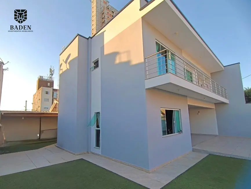 Foto 1 de Casa com 3 quartos à venda, 180m2 em São Francisco de Assis, Camboriu - SC