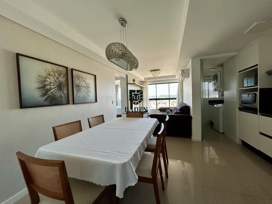Foto 2 de Apartamento com 2 quartos para alugar, 62m2 em Centro, Balneario Camboriu - SC