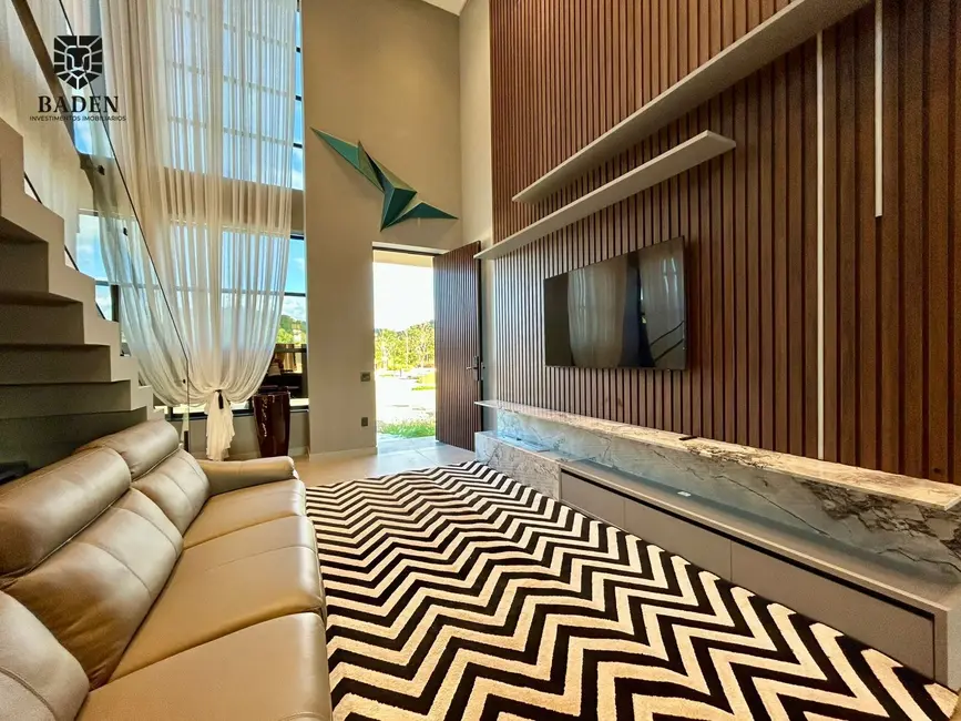 Foto 8 de Casa com 4 quartos à venda, 296m2 em Camboriu - SC