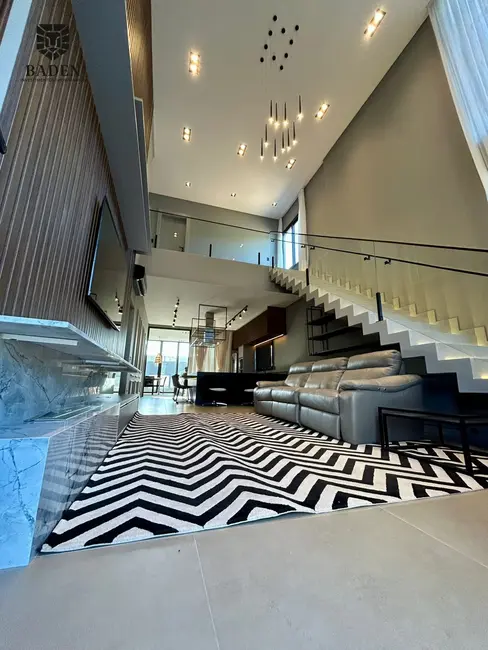 Foto 7 de Casa com 4 quartos à venda, 296m2 em Camboriu - SC