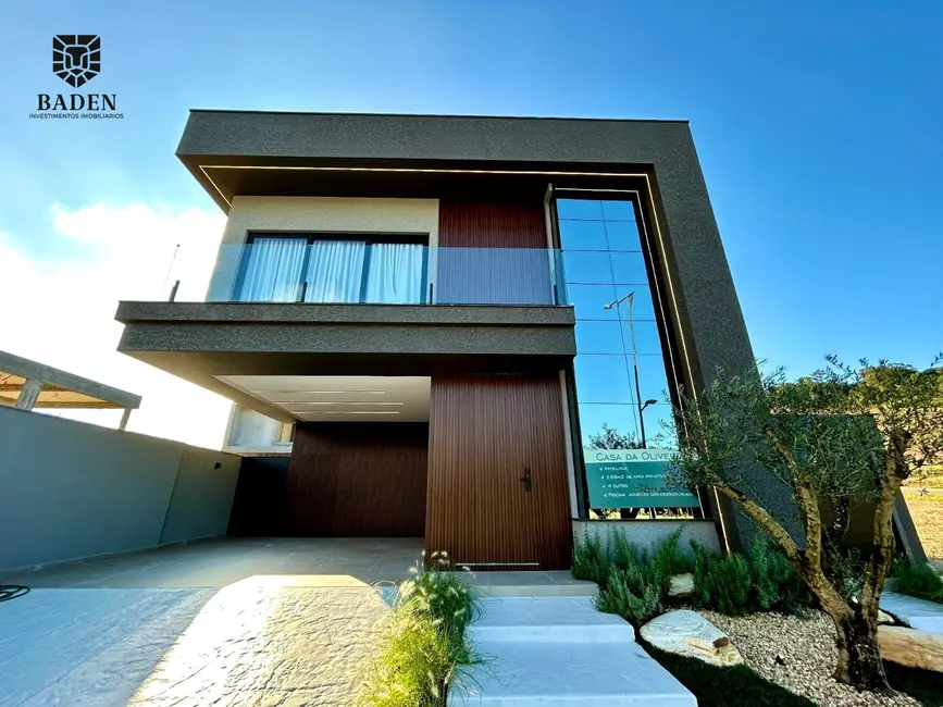 Foto 5 de Casa com 4 quartos à venda, 296m2 em Camboriu - SC