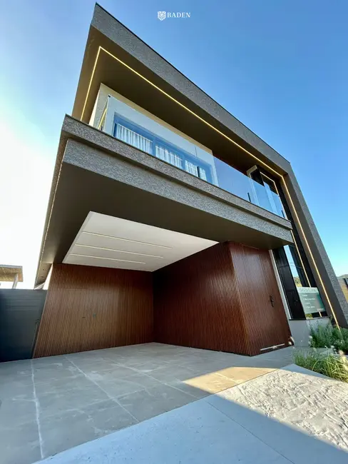 Foto 3 de Casa com 4 quartos à venda, 296m2 em Camboriu - SC