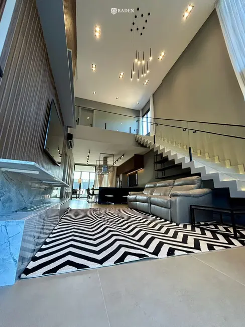 Foto 7 de Casa com 4 quartos à venda, 296m2 em Camboriu - SC