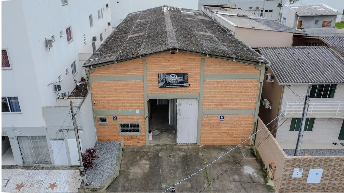Foto 1 de Loja com 1 quarto à venda, 270m2 em Municípios, Balneario Camboriu - SC