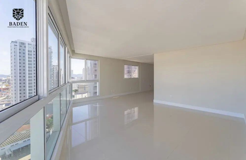 Foto 2 de Apartamento com 4 quartos à venda, 165m2 em Fazenda, Itajai - SC