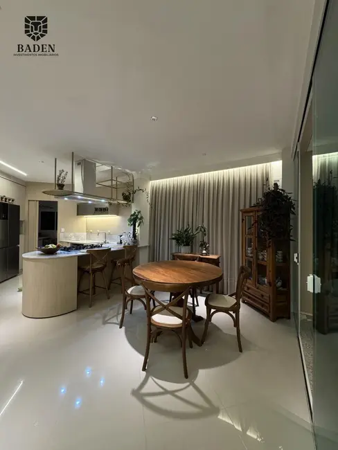 Foto 8 de Apartamento com 3 quartos à venda, 125m2 em Itapema - SC