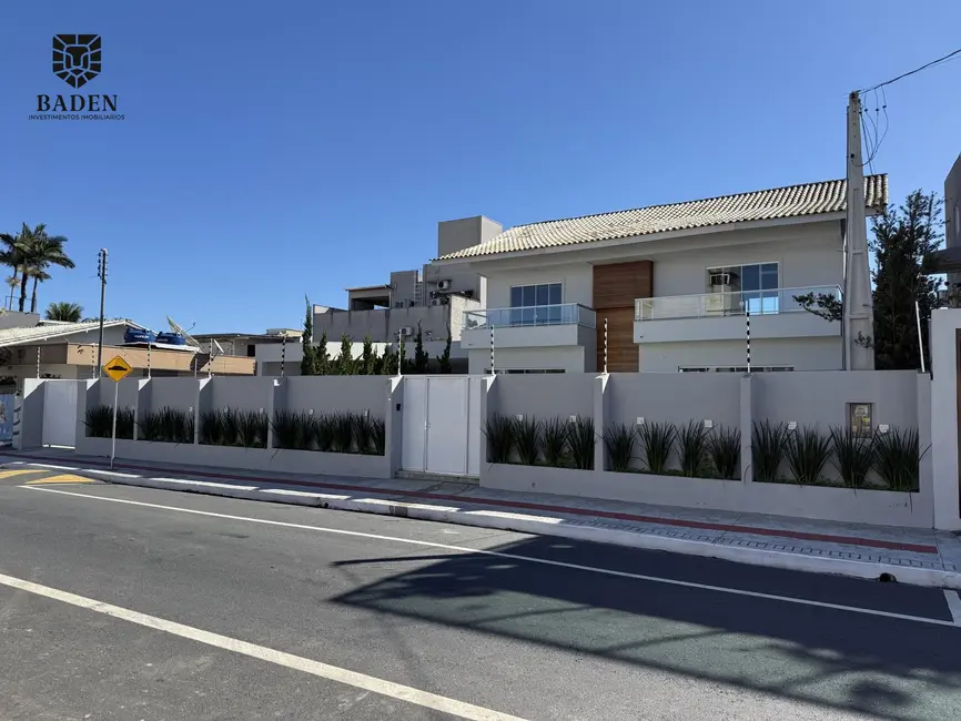 Foto 1 de Casa com 2 quartos para alugar, 400m2 em Centro, Balneario Camboriu - SC