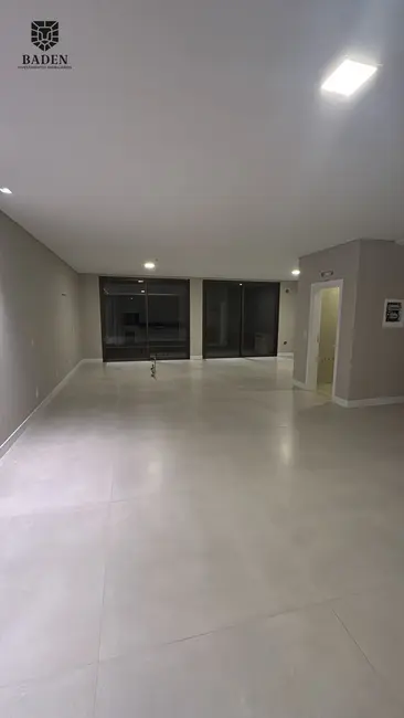 Casa com 3 quartos à venda, 240m2 em Barra, Balneario Camboriu - SC - imagem 4 Foto 4 de Casa com 3 quartos à venda, 240m2 em Barra, Balneario Camboriu - SC