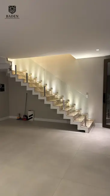 Casa com 3 quartos à venda, 240m2 em Barra, Balneario Camboriu - SC - imagem 3 Foto 3 de Casa com 3 quartos à venda, 240m2 em Barra, Balneario Camboriu - SC