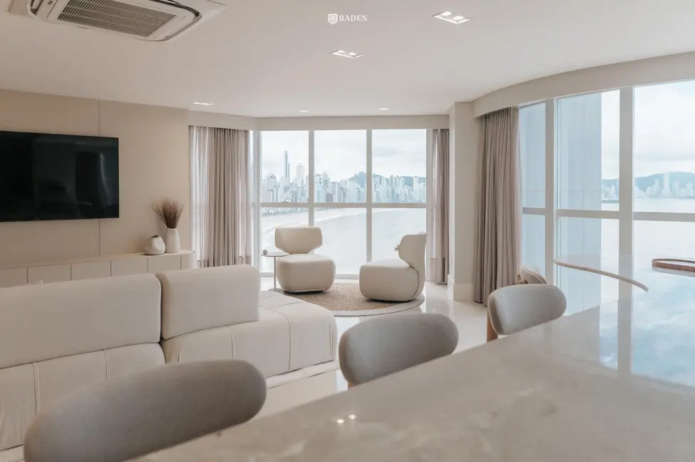 Foto 9 de Apartamento com 4 quartos à venda, 237m2 em Balneario Camboriu - SC