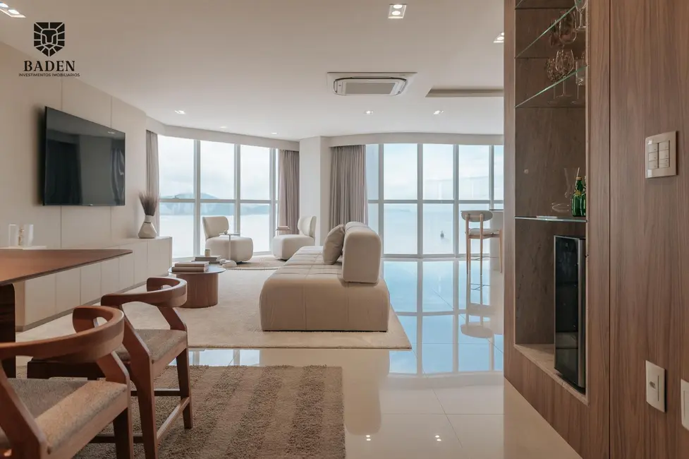 Apartamento com 4 quartos à venda, 237m2 em Balneario Camboriu - SC - imagem 6 Foto 6 de Apartamento com 4 quartos à venda, 237m2 em Balneario Camboriu - SC