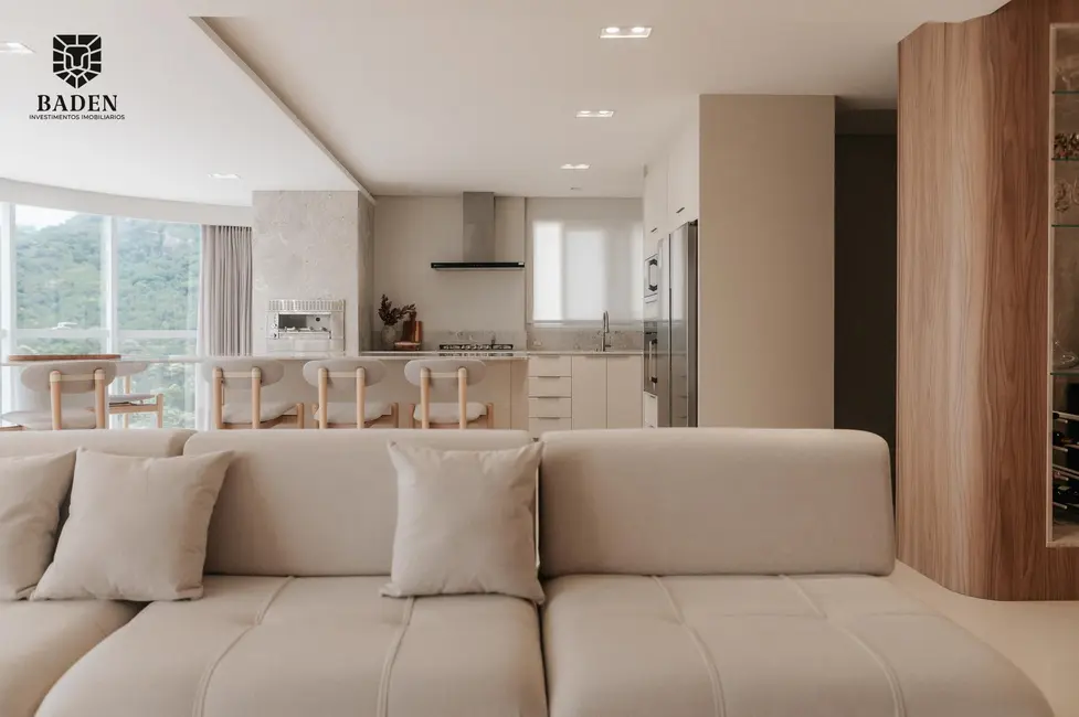 Apartamento com 4 quartos à venda, 237m2 em Balneario Camboriu - SC - imagem 8 Foto 8 de Apartamento com 4 quartos à venda, 237m2 em Balneario Camboriu - SC