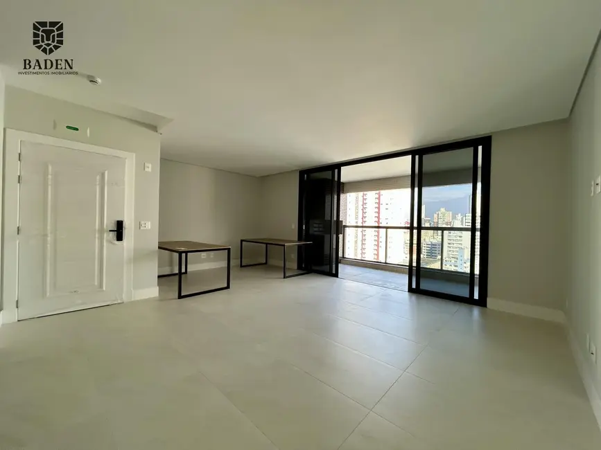 Apartamento com 4 quartos à venda, 137m2 em Centro, Balneario Camboriu - SC - imagem 3 Foto 3 de Apartamento com 4 quartos à venda, 137m2 em Centro, Balneario Camboriu - SC