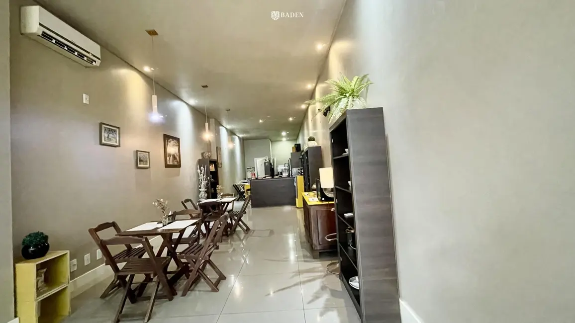 Foto 3 de Loja com 1 quarto à venda, 70m2 em Pioneiros, Balneario Camboriu - SC