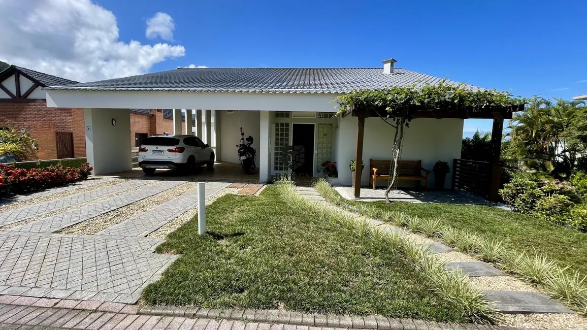 Foto 1 de Casa de Condomínio com 5 quartos para alugar, 420m2 em Itapema - SC