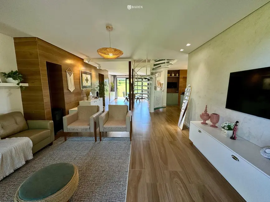 Foto 2 de Chácara com 3 quartos à venda, 190m2 em Santa Cruz Do Sul - RS