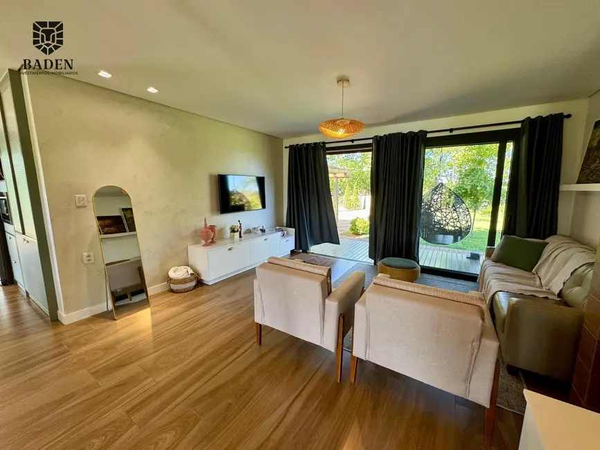 Foto 3 de Chácara com 3 quartos à venda, 190m2 em Santa Cruz Do Sul - RS