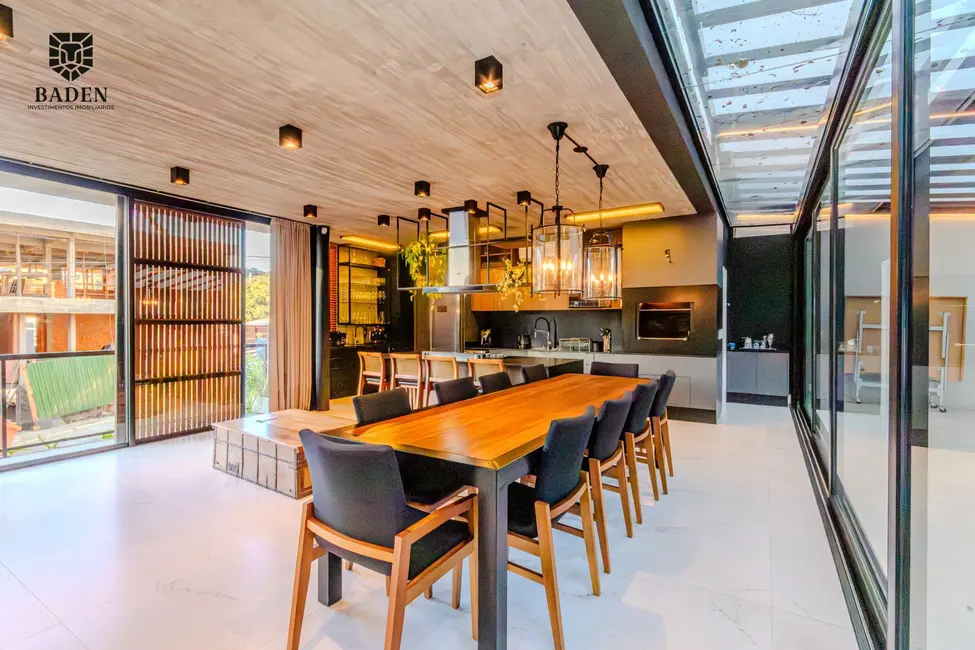 Casa de Condomínio com 4 quartos à venda, 438m2 em Barra, Balneario Camboriu - SC - imagem 3 Foto 3 de Casa de Condomínio com 4 quartos à venda, 438m2 em Barra, Balneario Camboriu - SC