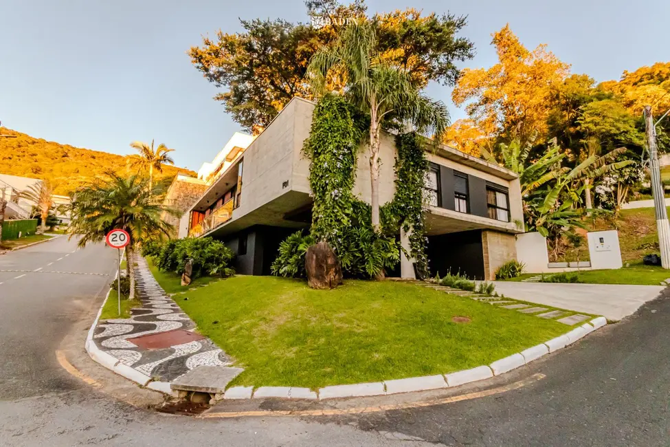 Foto 1 de Casa de Condomínio com 4 quartos à venda, 438m2 em Barra, Balneario Camboriu - SC